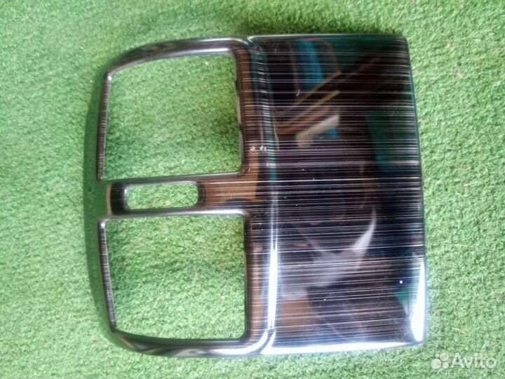 Накладка заднего диффузора подлокотника