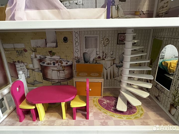 Кукольный деревянный домик