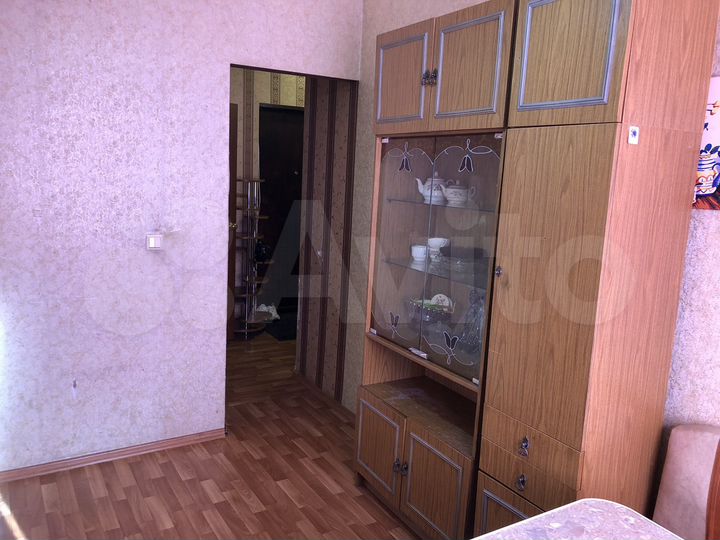 2-к. квартира, 43 м², 1/3 эт.