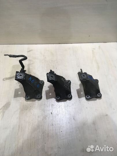 Кронштейн двигателя правый Ауди А6 С6 4F0199308N