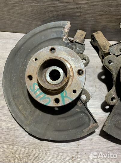 Кулак левый правый Рено Симбол 1 ступица