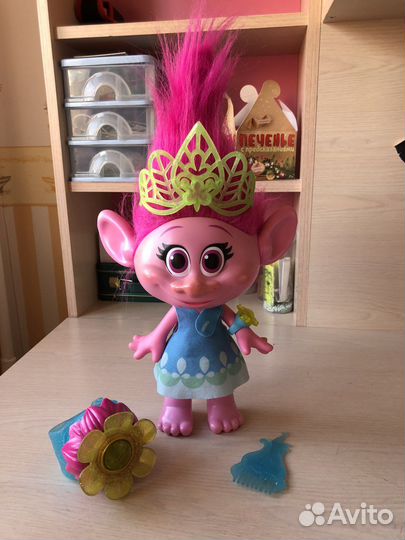 Поющая Поппи из мультика Тролли