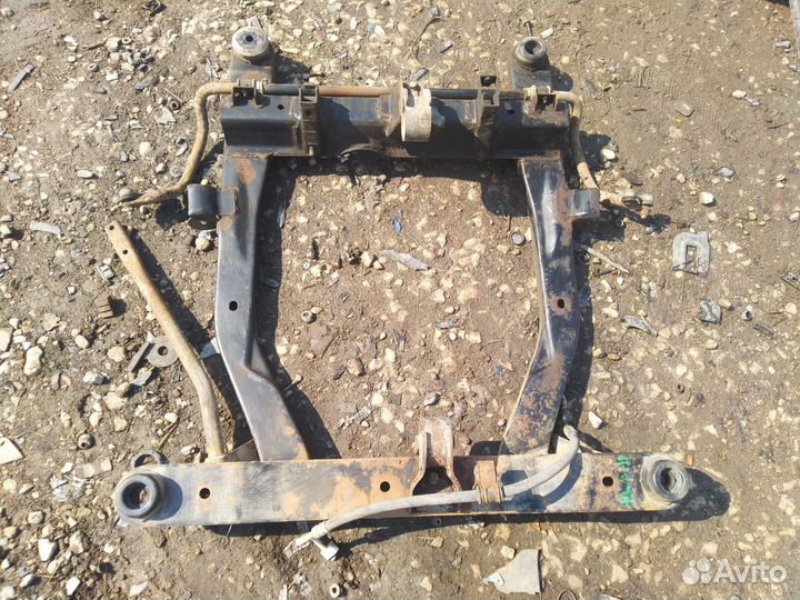 Подрамник Kia Carnival 1998