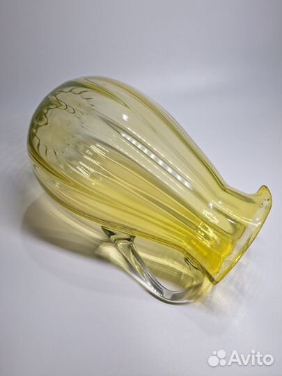 Винтажный кувшин гутное рефленое стекло