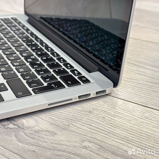 Apple MacBook Pro 13 дюймов 2014 / i5 / 8 / 256