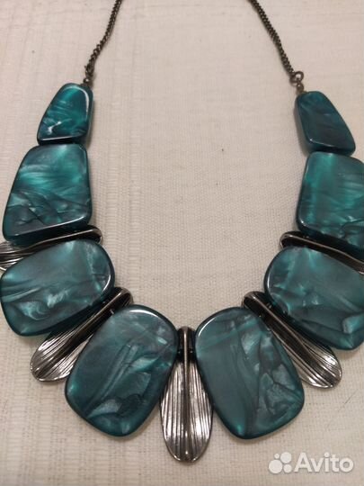 Бусы новые разные