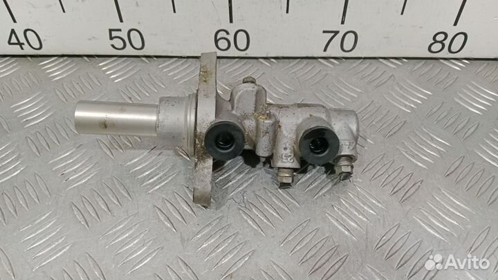 Б/У Цилиндр тормозной главный