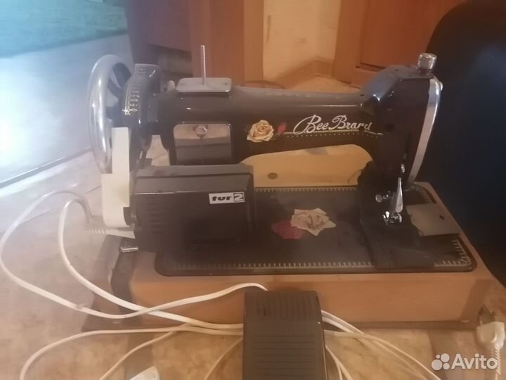 Швейная машина Kohler в тумбе