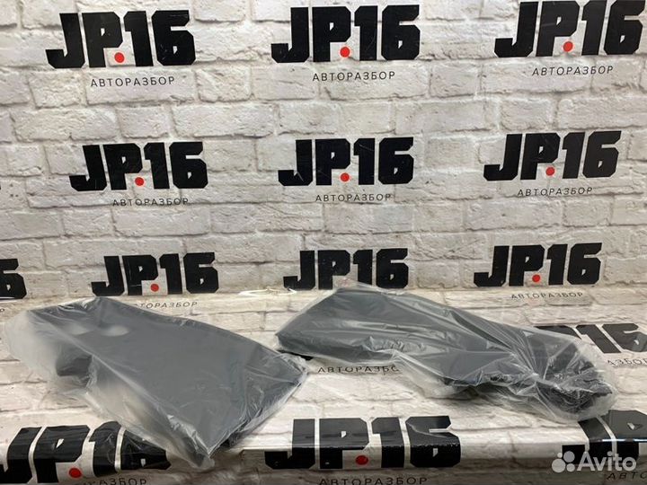 Крышка двигателя (декоративная) передняя правая