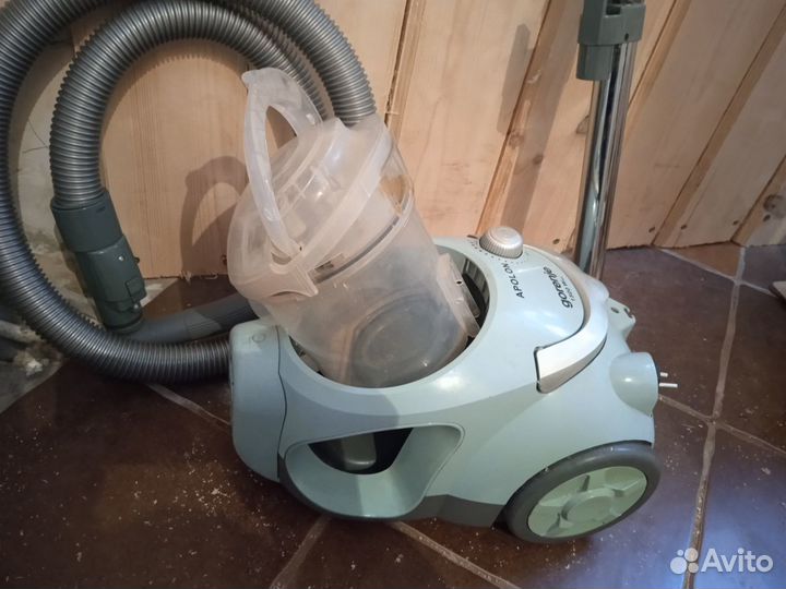 Пылесос Gorenje-1500w, колба, идеал, комплект