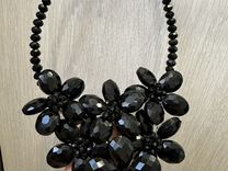 Ожерелье из черного камня