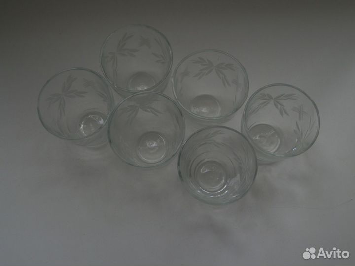 Стеклянные обычные стаканы и для виски, стопки