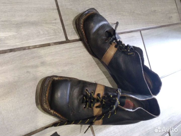 Лыжные ботинки