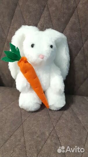 Зайчик-символ года