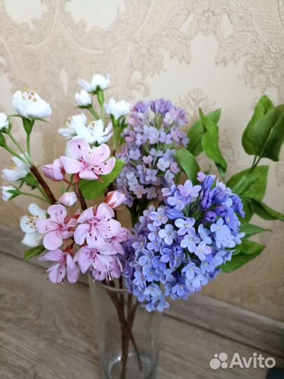 Весенний букет с сиренью из холодного фарфора