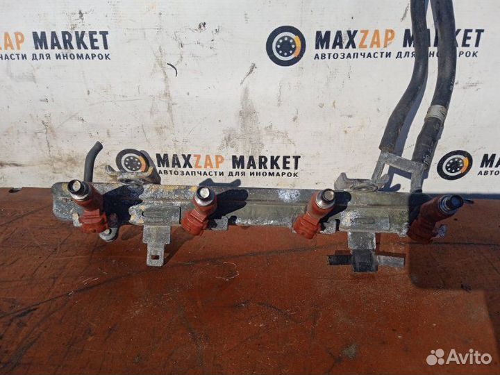 Топливная рампа с форсунками Chevrolet Metro 1.3