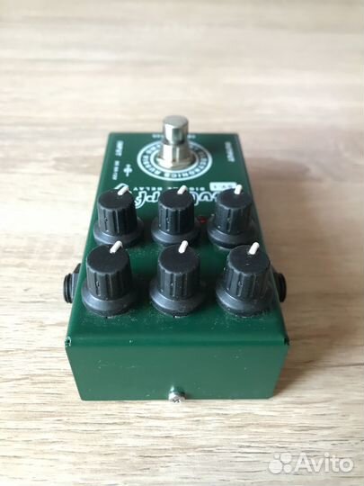 Гитарная педаль AMT Stutterfly SY-1