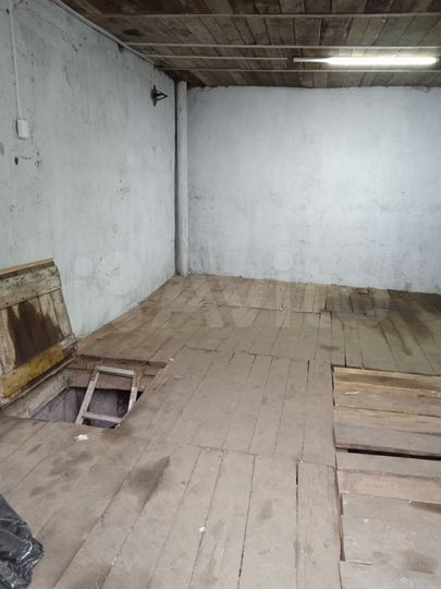 Гараж, > 30 м²