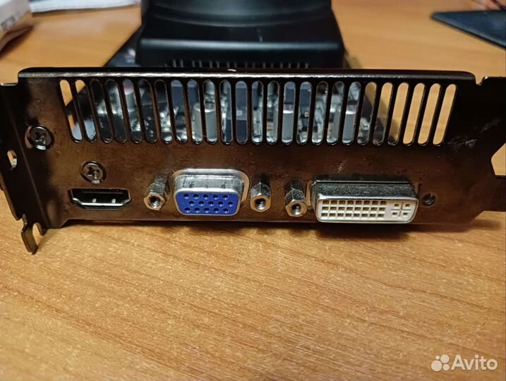 Видеокарта Asus ATI radeon HD 5570 1GB