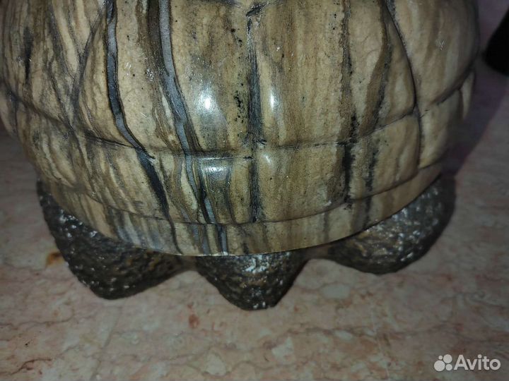 Черепаха из натурального камня