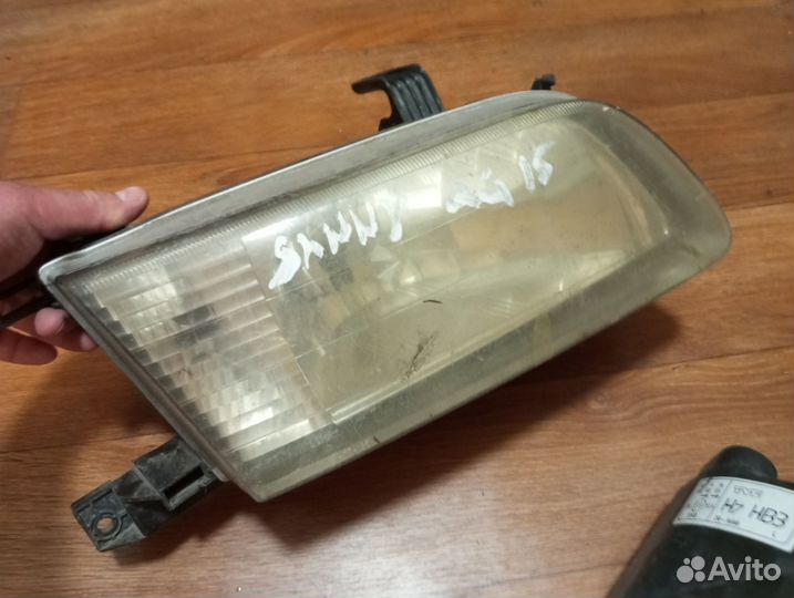 Фара на Сани