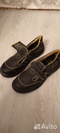 Рабочие защитные ботинки