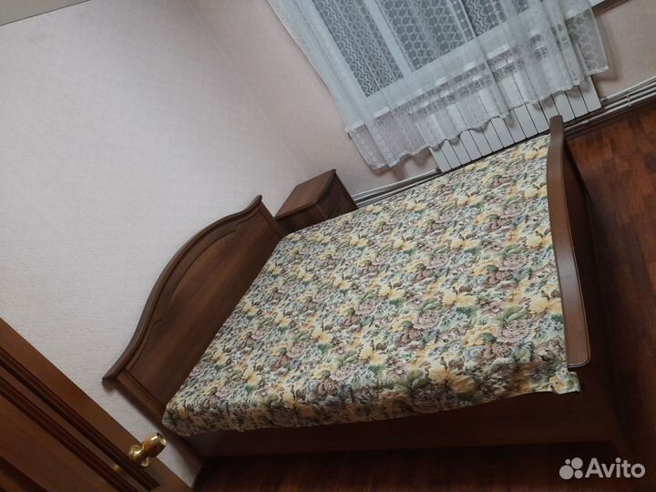 Кровать двухспальная с матрасом бу 160 200