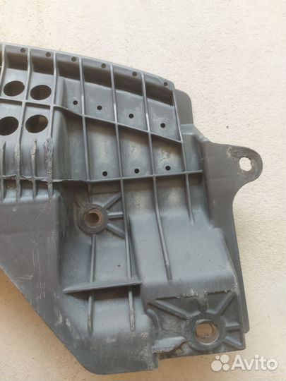 Защита под бампер (пыльник) Toyota Corolla e150