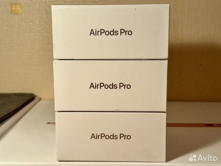 Наушники Apple AirPods Pro 2 Lightning новые