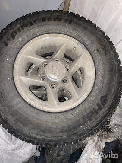 Hankook Winter I'Pike 235/75 R15