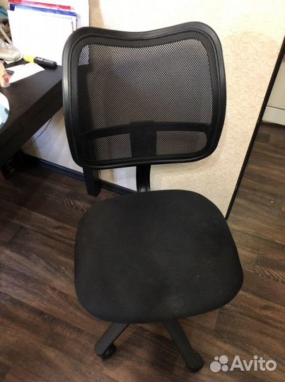 Офисный стул на колесиках Икея