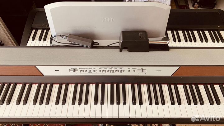 Цифровое фортепиано korg SP-250