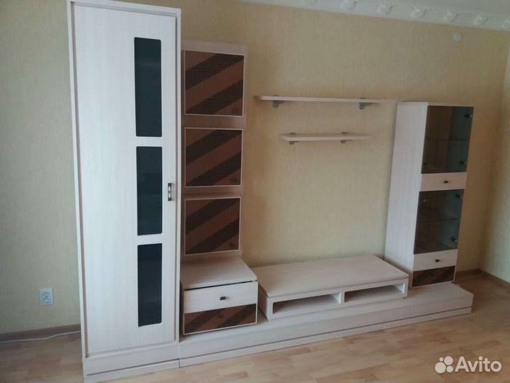 Стенка в гостиную