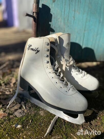 Коньки женские 37