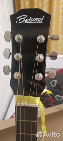 Акустическая гитара