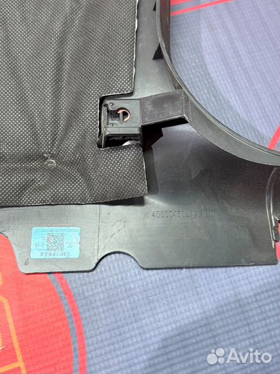 Обшивка центральной стойки Chery Tiggo 4 Pro