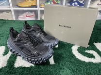 Balenciaga defender