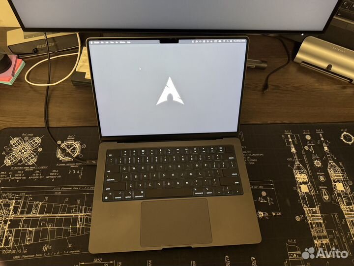 Macbook PRO 14 M3 RAM 18 1TB черный