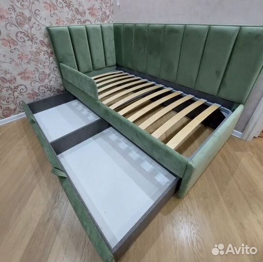 Кровать