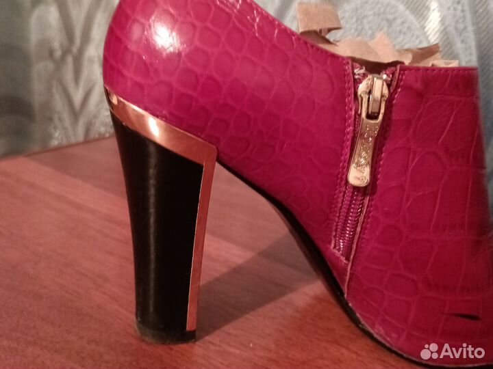 Женские кожаные ботильоны 39/40