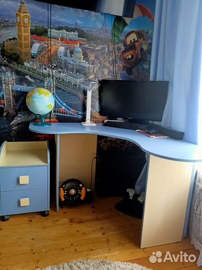 Компьютерный стол