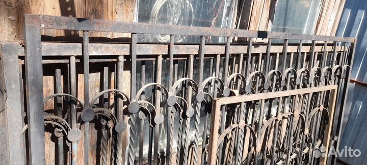 Металлические решетки на окна. б/у