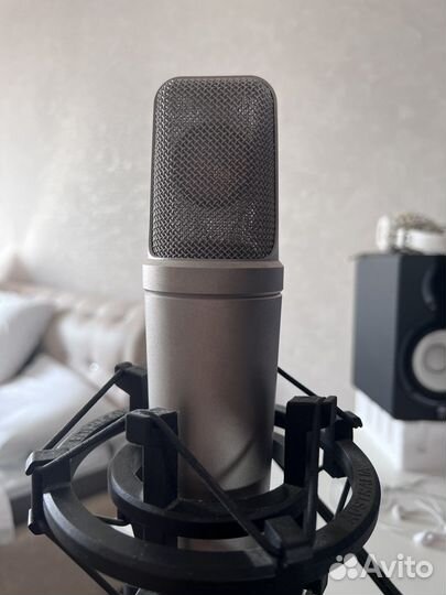 Студийный микрофон