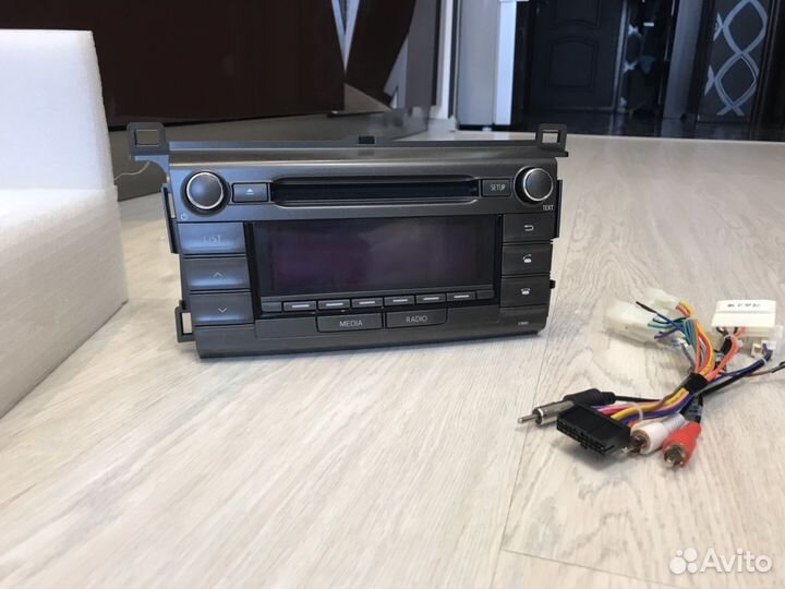 Новая штатная оригинальная магнитола Toyota rav 4