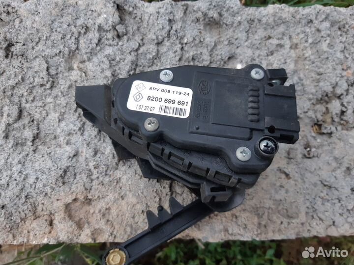 Рено Кангу, Клио 2 датчик положения педали газа