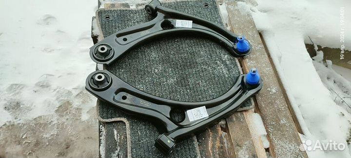 Рычаг передний Honda Crider