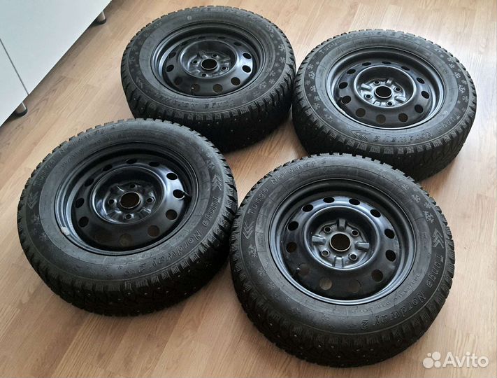 Колеса в сборе 205/65R15 4*114.3 зимние шип