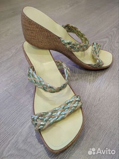 Босоножки женские