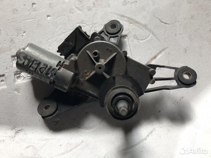 Мотор дворника ярис 2005-2011 год
