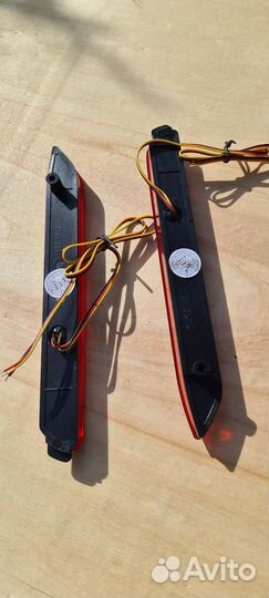 LED отражатели в задний бампер